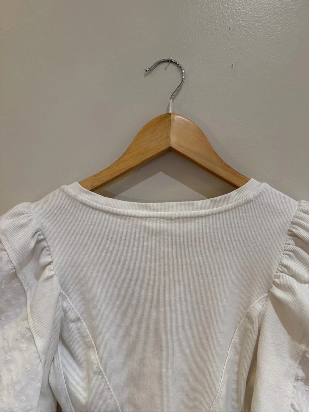 NEW By Anthropologie Puff-Sleeve Structured‎ V-Neck Tee white w/stretch size XS